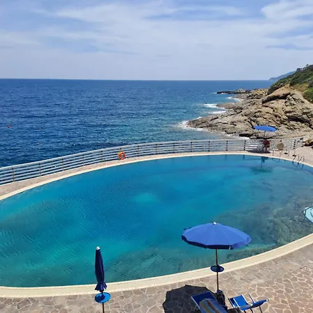 Feriehus La Terrazza - Goelba